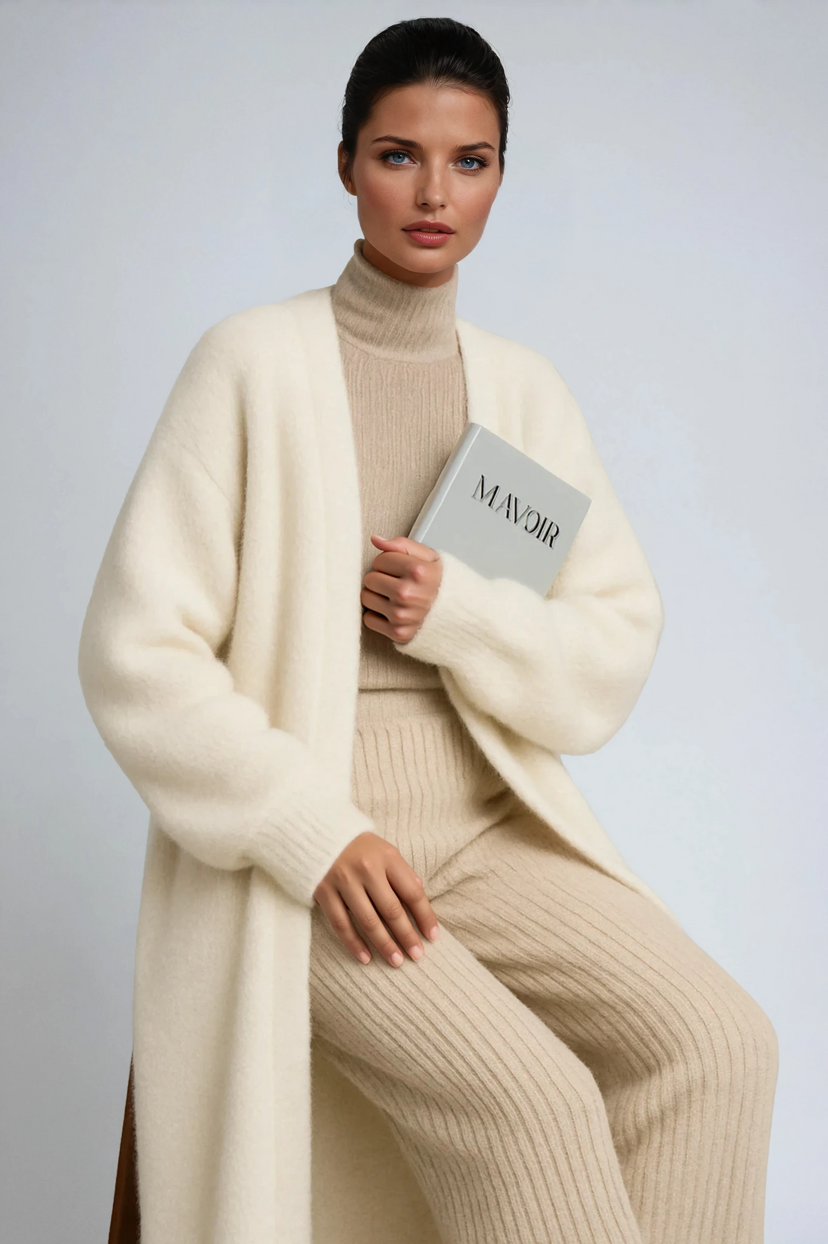 Cardigan lungo da donna in morbida maglia, oversize e aperto, per l'autunno e l'inverno - view 5