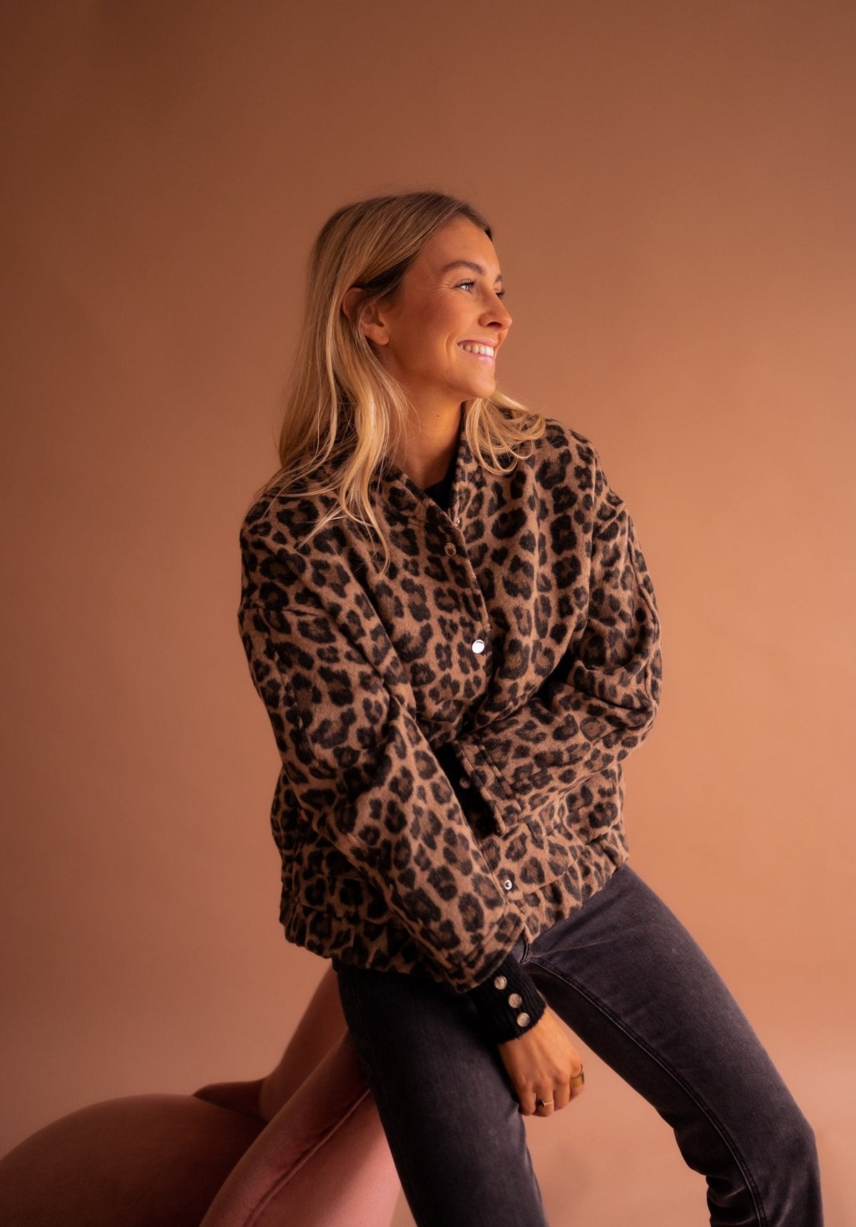 Giacca da donna animalier oversize, leggera e da mezza stagione - view 7