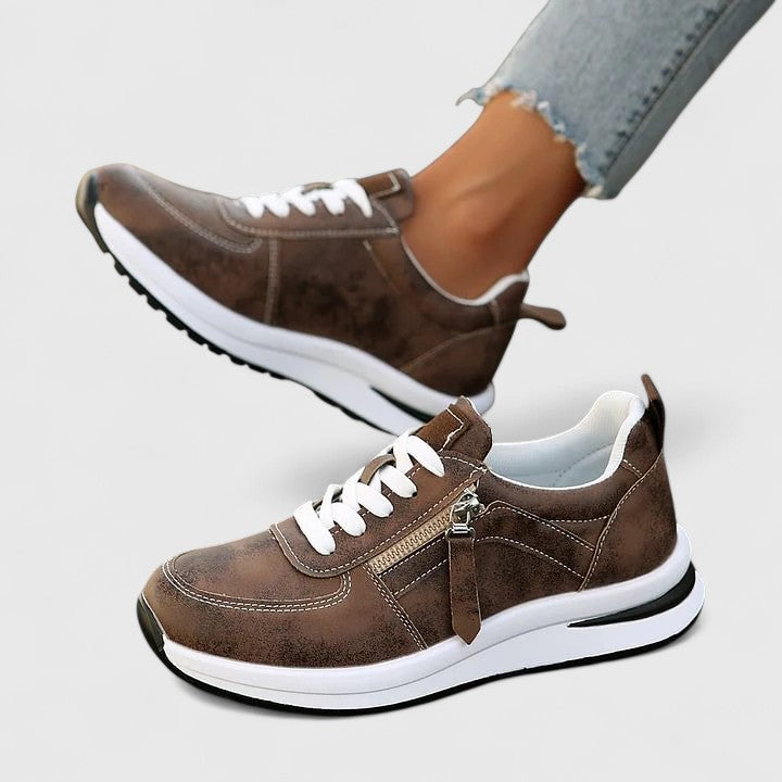 Sneakers donna eleganti e comode con zeppa interna e chiusura a zip - Marrone