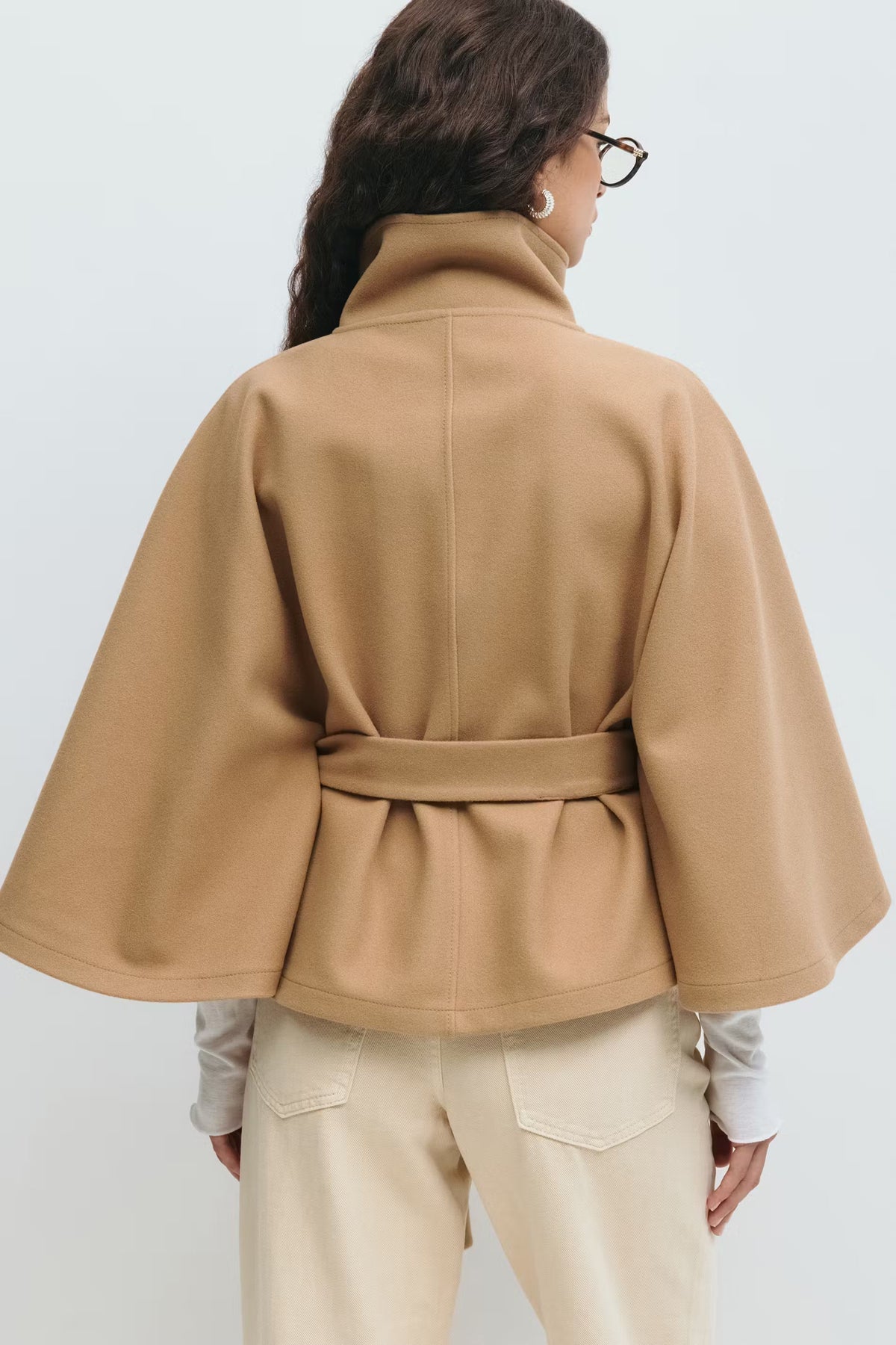 Mantella da donna con collo alto, giacca corta e sagomata, elegante per ufficio, autunno e inverno - foto 12